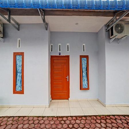 OYO 90509 Nadia Hotel Pematang Siantar Bagian luar foto